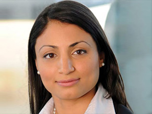 Selina Enayat headshot